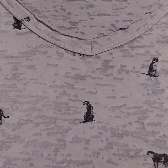 Rock & Republic,Size XL, Gray tigers, Vneck tee - Picture 3 of 6